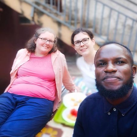 Tgs Homestay 坎帕拉 外观 照片